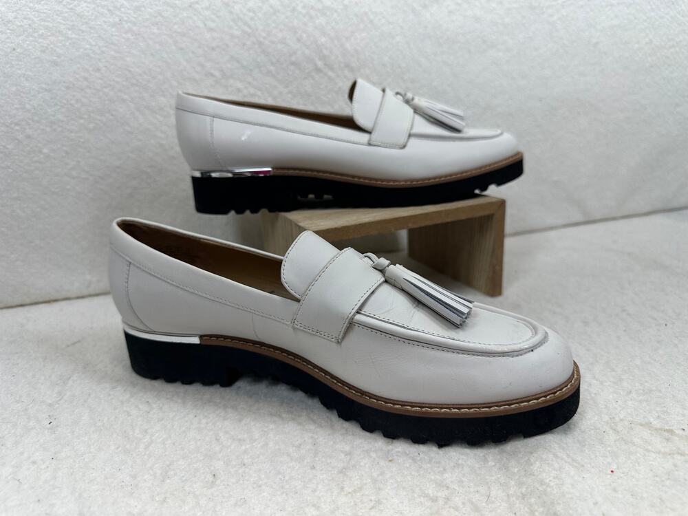 Franco Sarto White Leather Carolynn Tassel Loafer Silver Detail SZ 8.5 NWOT